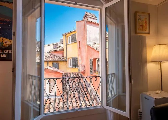 Spacious And Bright Flat Close To The Beach : Heart Of Old Nice