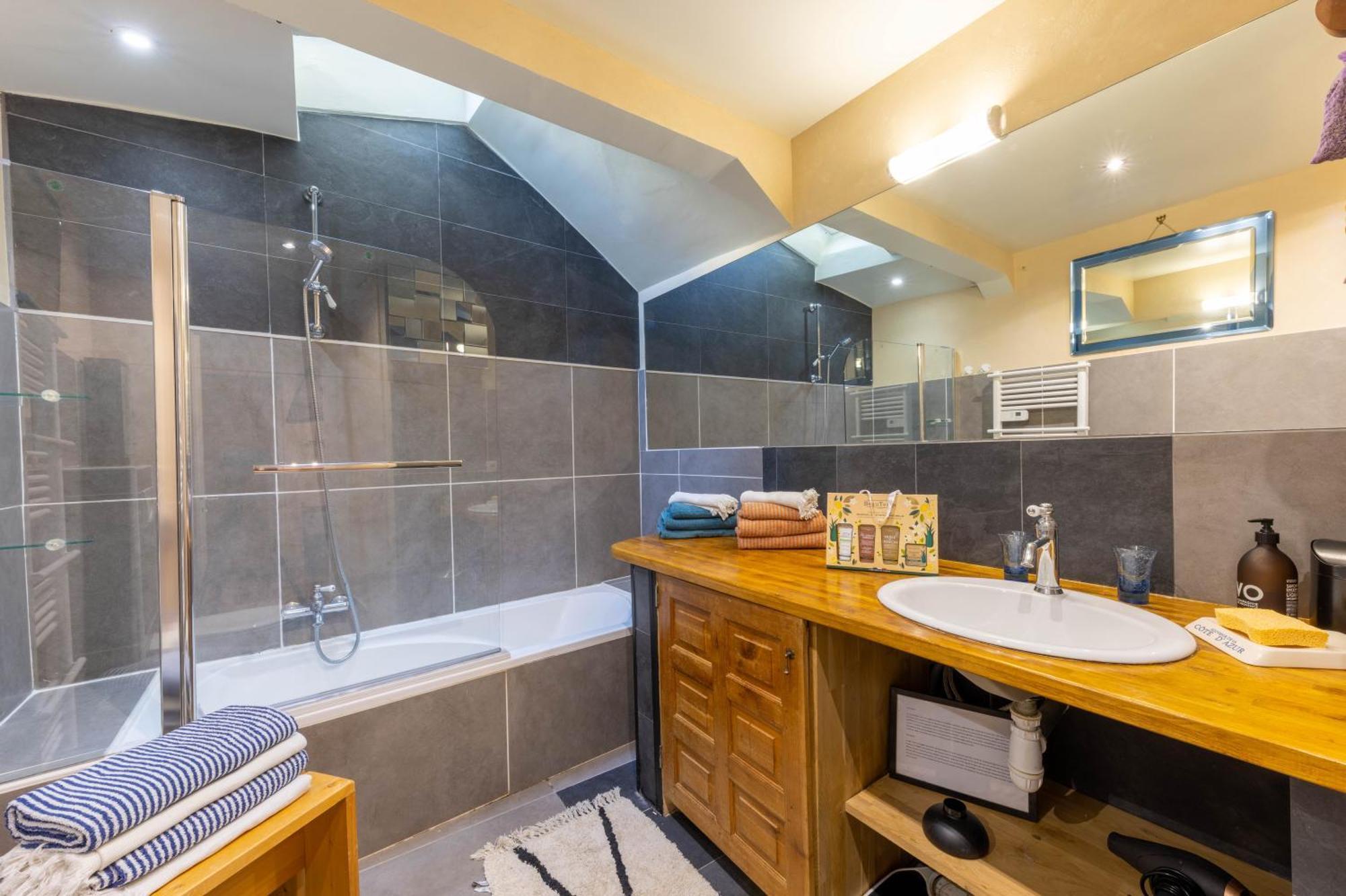 Apartamento Spacious And Bright Flat Close To The : Heart Of Old *